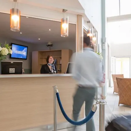 Apartment A Cote De La Baie De Canche-appt 4pers-linge Compris-lits Faits-1chb 1 Lit Double-1cabine 1 Lit Superpose-2sdb-piscine-parking-boulodrome-tennis *